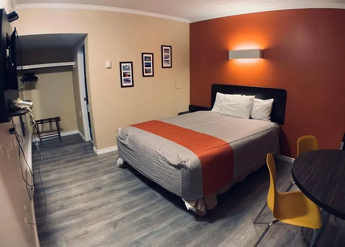The Revelstoke Gateway Inn