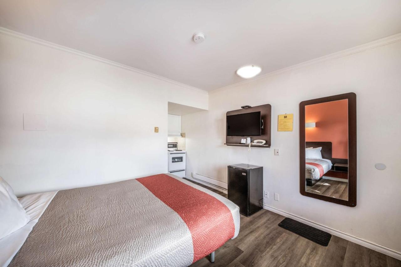The Gateway Hotel Revelstoke