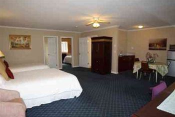 The Gateway Hotel 2*